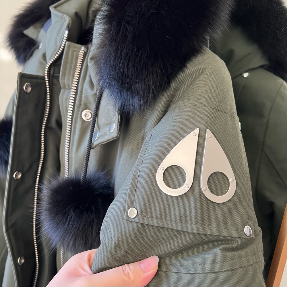 NEW🍉Moose Knuckles Stirling Down Jacket Parka Shearling Trim Green Black Pom - Picture 13 of 15